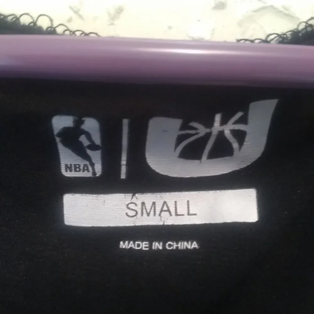 🐮 🐄 NBA Spurs T-Shirt - Picture 3 of 4